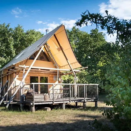 Prázdninový areál Village Huttopia Sud Ardeche